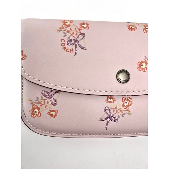 Coach 1941 Floral Bow Print Wristlet in Ice Pink - Picture 3 of 8